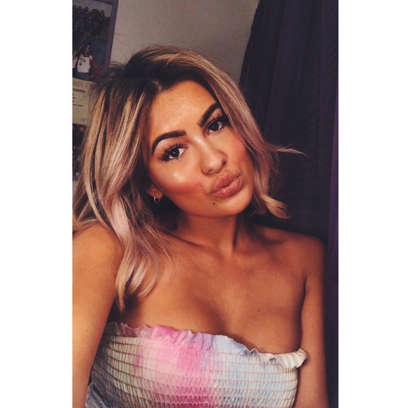 Profile Picture of Sophia Roberts (@sophiaroberts) on Poshmark