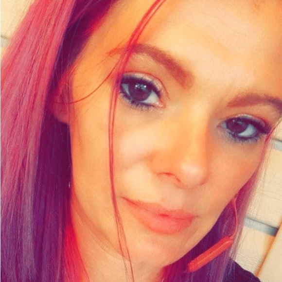 Profile Picture of Crystal dawn Auer (@cdawn1018) on Poshmark