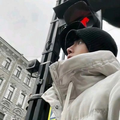 Some serious stuff going on... - Tiktok Profile Picture of   Some serious stuff going on... (@rachel_amethyst) on Tiktok