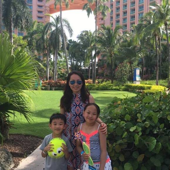 Profile Picture of Alice Lee (@alicesophia) on Poshmark