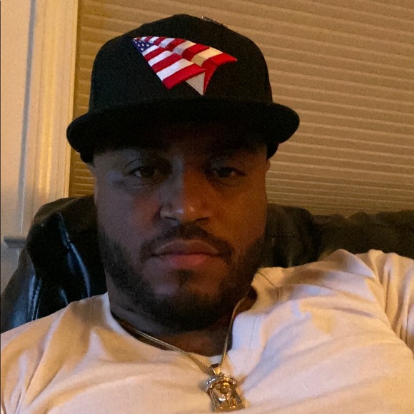 Cole Hernandez - Poshmark Profile Picture of Cole Hernandez (@itsonlyonecole1) on Poshmark