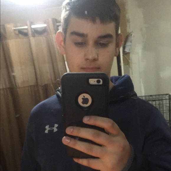 Profile Picture of Brendan Williamson (@brendanwilliams) on Poshmark