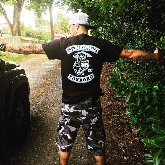 Profile Picture of Joey Silveira (@jmsilveira86) on Poshmark