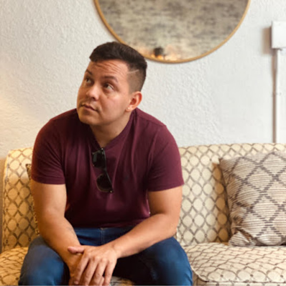 Profile Picture of Joseph Irias (@jirias100) on Poshmark