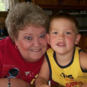 Profile Picture of Violet Robertson (@vrobertson2825) on Myspace