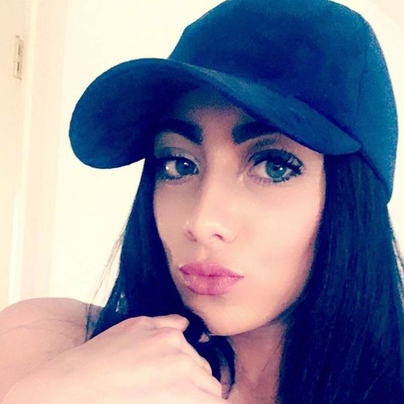 Profile Picture of Desiree Case (@desireeamberr) on Poshmark