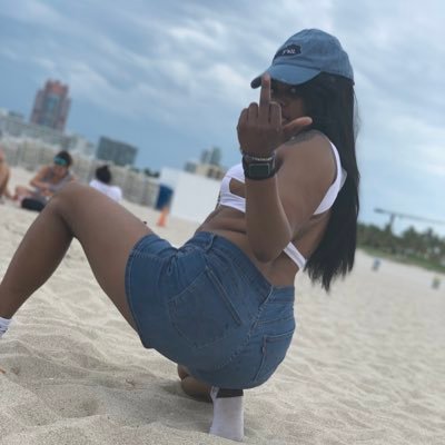 Profile Picture of Roscoe's Wetsuit (@Roscoebarnes3) on Twitter