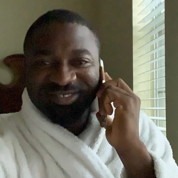 Kevin Enow - Poshmark Profile Picture of Kevin Enow (@kevinenow) on Poshmark