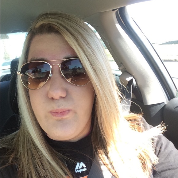 Profile Picture of Michelle Costillo (@mcostillo) on Poshmark