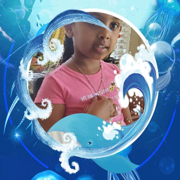 Profile Picture of Nessa Woldemichael (@nessamichael) on Poshmark