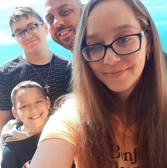 Profile Picture of Angela Vittetoe (@angelafaye0417) on Poshmark