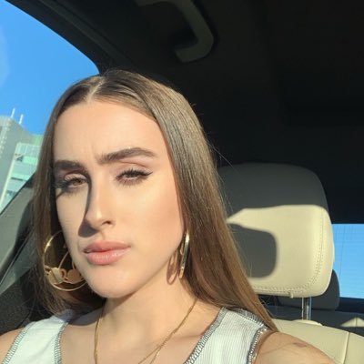 Profile Picture of Jenni Riccetti  🌸 (@JenniRiccetti) on Twitter