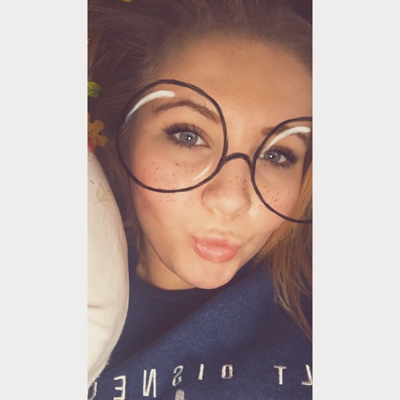 Profile Picture of Kaley Knight (@kalsahhh) on Poshmark