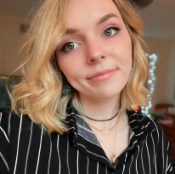 Profile Picture of Vandy Orgill (@orgillvandy) on Poshmark