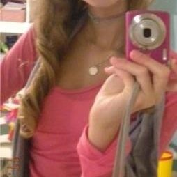 Profile Picture of Hanna Shapiro (@hannaluvsyooh) on Myspace