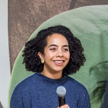 Profile Picture of Martine Powers (@martinepowers) on Twitter