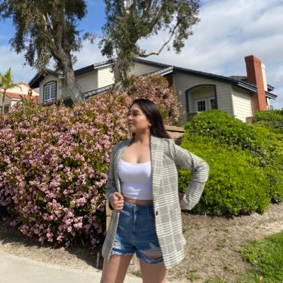 Profile Picture of Lovely Camille (@LovelyCTorres) on Twitter