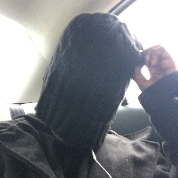 Profile Picture of Carl Williams (@carleilliamss) on Poshmark