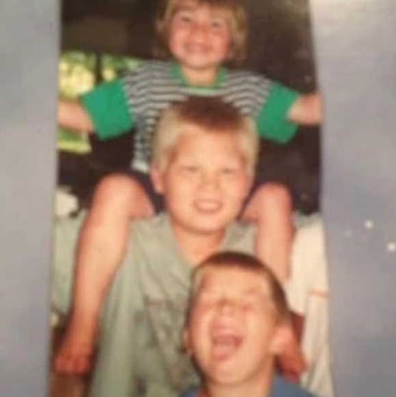 Profile Picture of Ryan Redthunder (@rynoredthunder) on Poshmark