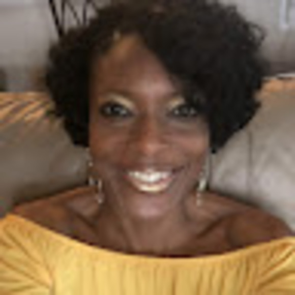 Profile Picture of Demetria Williams (@demetriawill399) on Poshmark