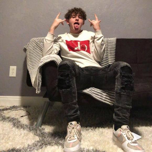 Shad Hulon - Poshmark Profile Picture of Shad Hulon (@shadowguage) on Poshmark