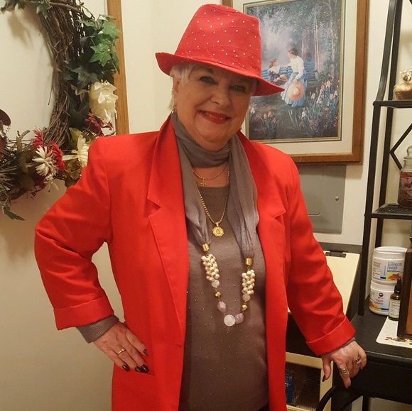 Profile Picture of Pauline Callarik (@amore48) on Poshmark