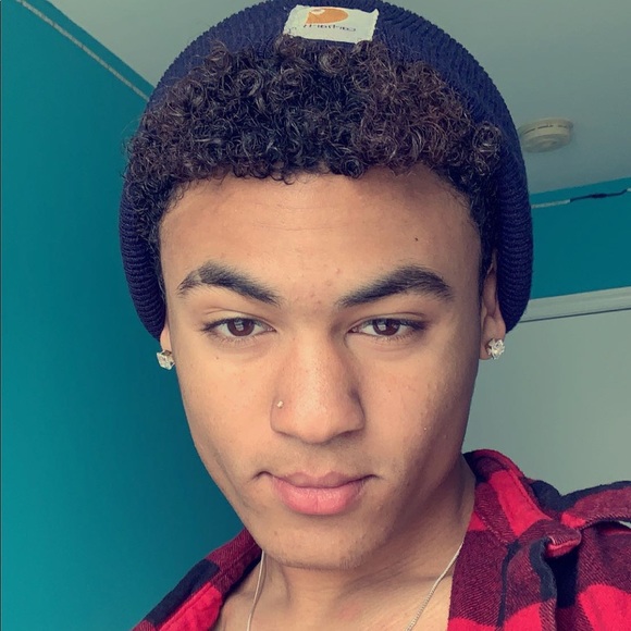 Profile Picture of Gavin Wright (@gabba05) on Poshmark