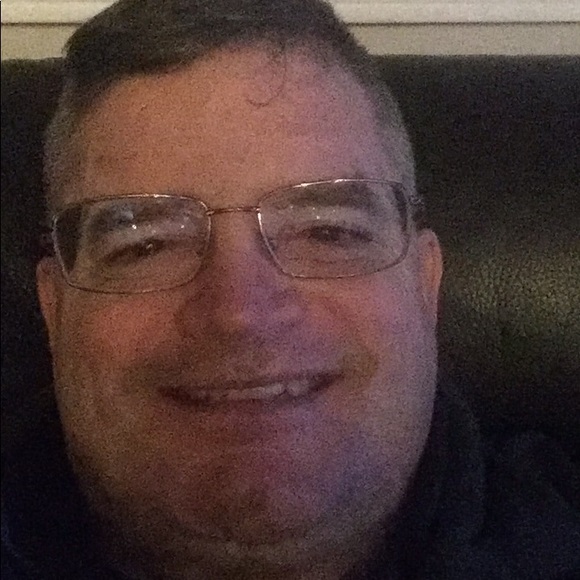 Profile Picture of Robert Gelston (@rgelston1) on Poshmark