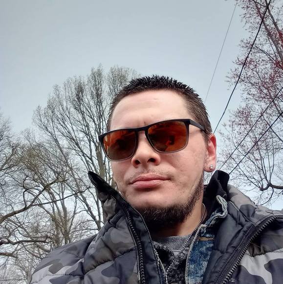 Profile Picture of Kevin Barker (@barkerkevin577) on Poshmark