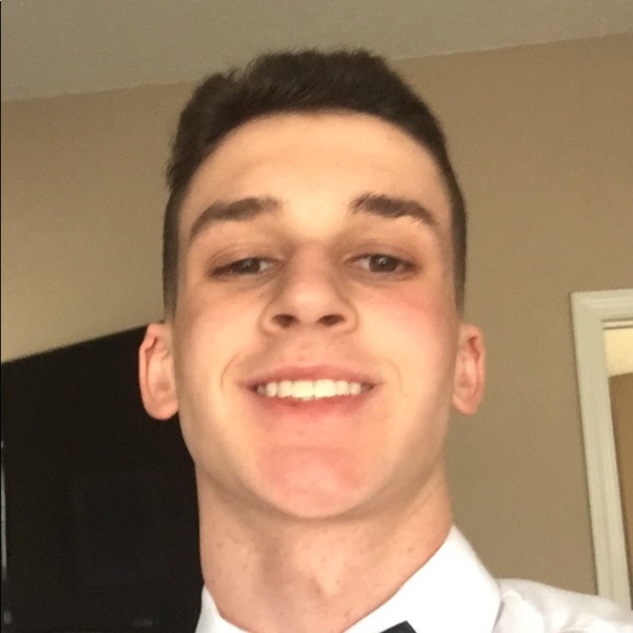 Profile Picture of Gavin Owen (@gowen172) on Poshmark