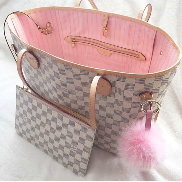 Profile Picture of Crystal Graves (@crystalj1124) on Poshmark