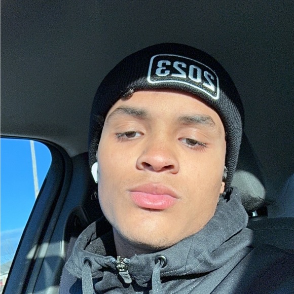 Profile Picture of Kamerin Mccalip (@kamerinmccalip) on Poshmark