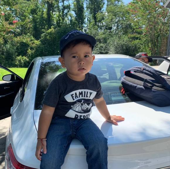 Profile Picture of Yefry Alcides (@jefry_solorzano) on Poshmark