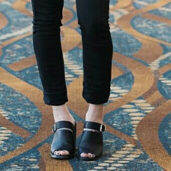 Profile Picture of Jayme Foxx (@jfdc13) on Poshmark