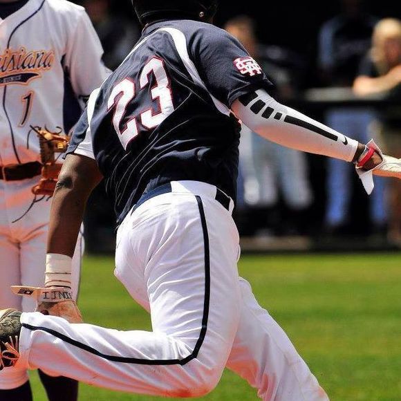 Profile Picture of Ken Hodges (@kenhodges10) on Poshmark