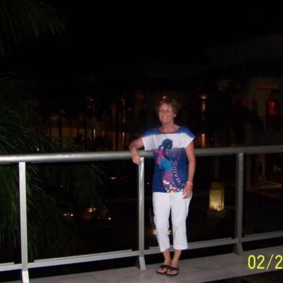 Profile Picture of Michelle Boudreault (@michou21) on Poshmark