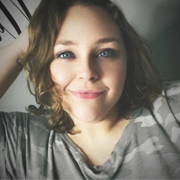 Profile Picture of Taylor Matlock (@taylorm997) on Poshmark