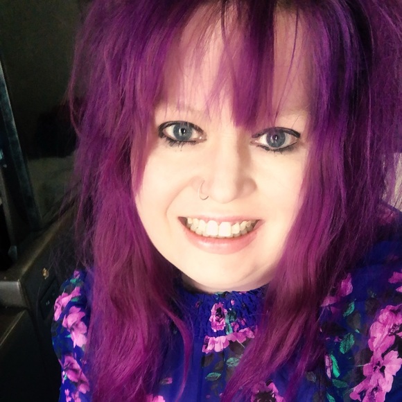 Profile Picture of Shenelle Coplien (@shenellelucille) on Poshmark