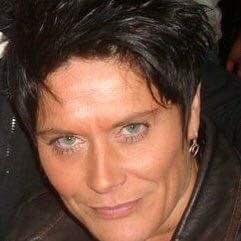 Profile Picture of Jo Elliott-Barry (@jofrancesuk) on Twitter