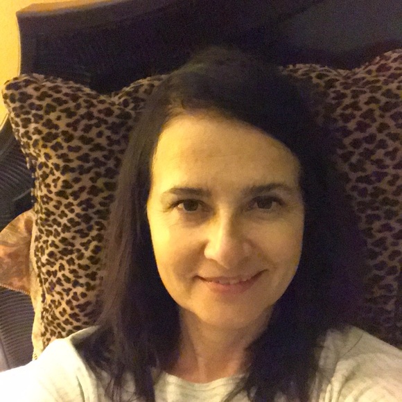 Lisa Dobrient - Poshmark Profile Picture of Lisa Dobrient (@lbdobrient) on Poshmark