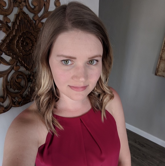 Profile Picture of Julia Fonov (@yulichka4ever) on Poshmark