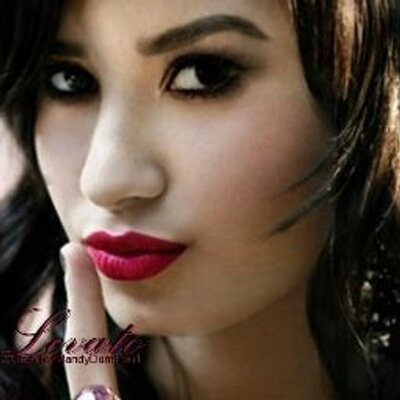 Profile Picture of Gisel Flores (@giselflores13) on Twitter