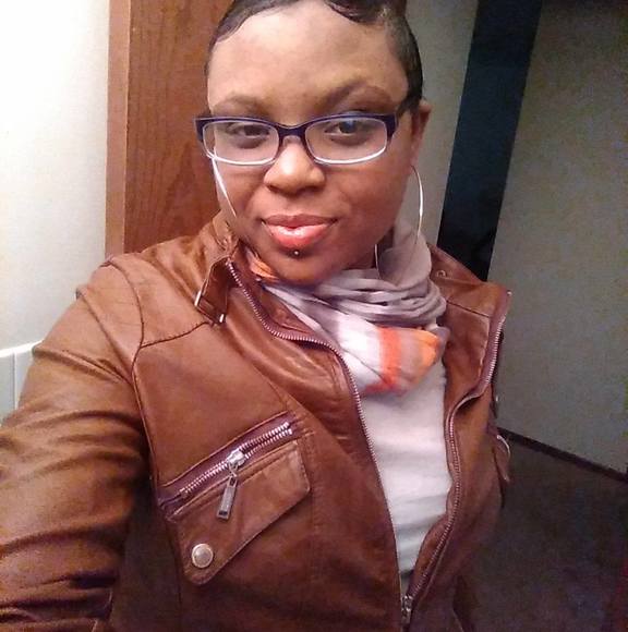 Profile Picture of Aleesia Mccuin (@aleesia1994) on Poshmark