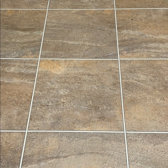 Profile Picture of Jacqualyn Bone (@jacqualynbone) on Poshmark