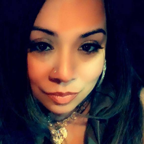 Profile Picture of Milly Perez (@millyp23) on Poshmark