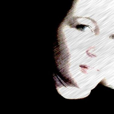 Profile Picture of Renee Ramsay (@hisbuzz79) on Twitter