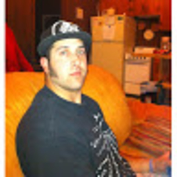 Profile Picture of Jeff Rocheleau (@jroch802) on Poshmark