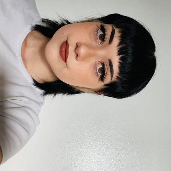 Profile Picture of Lindee Garcia (@lindeegarcia) on Poshmark