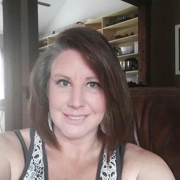 Profile Picture of Tera Martin (@teramartin1976) on Poshmark