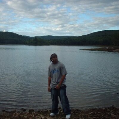 Profile Picture of Robert Holgate (@WarDawgg) on Twitter